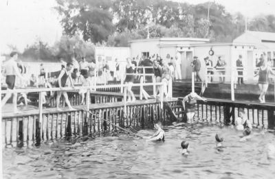 De bad en zweminrichting aan het Abcoudermeer
