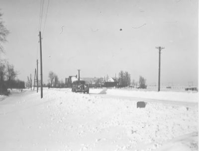 De Abcouderstraatweg gezien vanaf Gijs Blokland.
 Rechts de boerderij "Weltevreden" van Han van Es.
