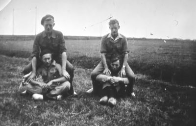 Melkcursus bij Hein Hesp (1952)
van links naar rechts: Gijs Hesp, Jaap de Wildt, Jan Verburg en Hein Hesp jr.
