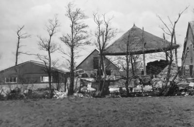 Achter/zijaanzicht boerderij "Reigersbosch"
