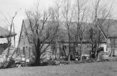 Zijaanzicht boerderij "Reigersbosch"
