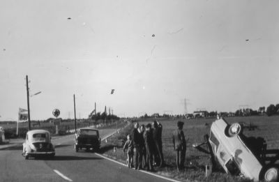 De Abcouderstraatweg bij Garage- en Café "Ruimzicht"
