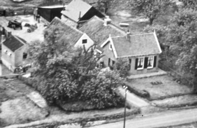 Boerderij van A. van de Kroon aan de Lange Dwarsweg	
