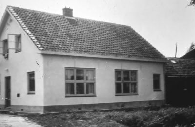 Schuur vebouwd tot dubbelwoonhuis aan de Amstelweg
van Westerheide- Brandsze.
