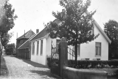Boerderij van Hein J. Beukeboom aan de Amstelweg
