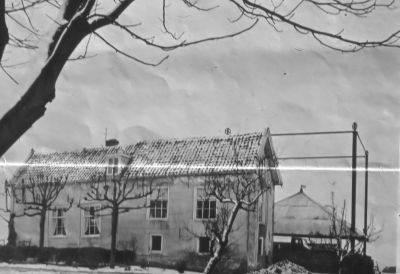 Boerderij " Ons Genoegen " van Cor den Hartog, Ouderkerkerlaan.

