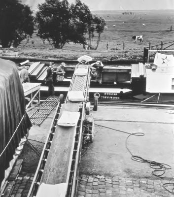 De loswal van meelfabriek "de Gaasp"
