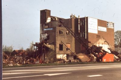 De sloop van meelfabriek "de Gaasp", (juni 1983)
