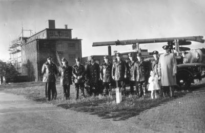 Vrijwillige brandweer Weesperkarspel
Met brandweercommandant H. Otten.

