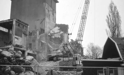 Sloop veevoederfabriek Otten, april 1987

