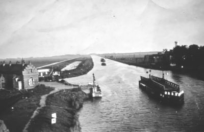 De oude draaibrug over het Merwedekanaal
De brug is permanent weggedraaid en en niet meer in gebruik.
