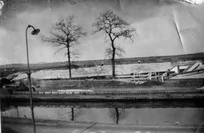 Zandopspuiting voor de nieuwe buurt.
Aan de kant van de Lange Stammerdijk
