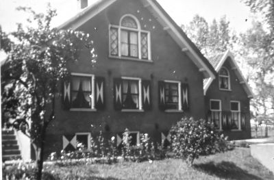 Boerderij "Zelden Rust", van Jan Randeraad, let op de luiken
