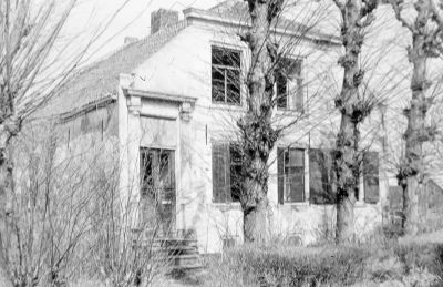 Boerderij "Groot Rome"
Uit de tweede helft 18e eeuw, oorspronkelijk bewoond door landbouwer Georg Hoffman. Wat nu "Groot Rome" heet, werd in de 18e eeuw overigens " 't Wapen van Rome", genoemd. 
Gesloopt in 1993.
