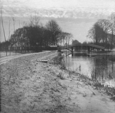 Gezicht op de "Wilhelmina" brug (1922)
In de volksmond de "Vinkenbrug" genaamd, naar de toen nog in gebruik zijnde uitspanning "de Vink".

