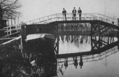 De "Wilhelmina" brug (+/- 1920)
Deze brug over het Gein is gebouwd in 1908 op initiatief van de vereniging Abcouders Belang, om het toerisme te bevorderen.
