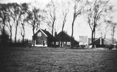 Boerderij "Oud Bellevu", 
Boerderij "Oud Bellevu", van Henk Nagel, zijaanzicht.
