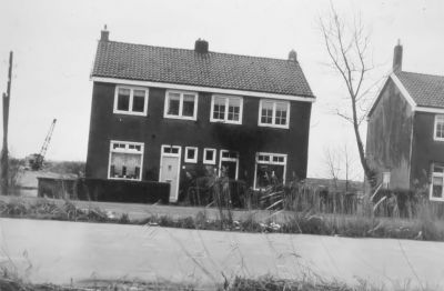 Huizen op de Bijlmerringkade,
Huizen op de Bijlmerringkade deze waren van Poppe.
