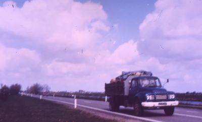 Vuilnis auto van Jan Angel,
Vuilnis auto van Jan Angel, naar de stortplaats in Ankeveen.
