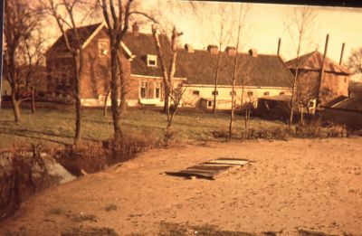 Boerderij "Oud Bethlem",
Boerderij "Oud Bethlem", van E. Nagel, voor de afbraak. Hij is al omgeven met ophogings zand.

