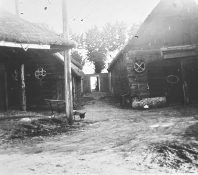 De achter kant van boerderij " Land en Vischlust " van W. Nagel
