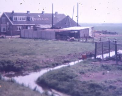 Boerderij " Eureka ", van Jaap van de Broek, voor de afbraak
Jaap van de Broek is getrouwd met Marie Hopman.
