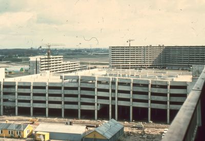 De Bijlmerflats in aanbouw
