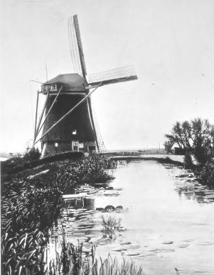 De Gaasperwatermolen aan het Zandpad
Dit was de molen van de Gein en Gaasperpolder. Deze was ook de eigenaar van de molen De molen sloeg zijn water uit in de Gaasp / Weespertrekvaart. Tot 1923 heeft deze scheepradmolen met een vlucht van 25.46 meter dienst gedaan. Nadat door een windstoot de as en de wieken van de molen waren weggeslingerd, besloot men er een centrifigaalpomp met ruwoliemotor in te plaatsen. De kap werd verwijderd en de molen kreeg een mastiekendak. De Molenaar was J. Bakker. Op 22 juli 1932 brandde het restant van de molen totaal af met als oorzaak een onvoorzichtige loodgieter. Er is toen een woning met gemaal gebouwd voor de  machinist J. Bellaar.

