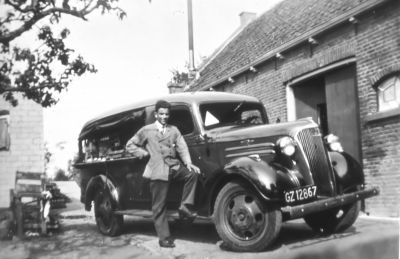 Hermanus de Wildt op boerderij "Niet zonder reden"
