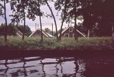 Boerderij "Ora et Labora", van J. Hennepman
Gezien vanaf de Weespertrekvaart.
