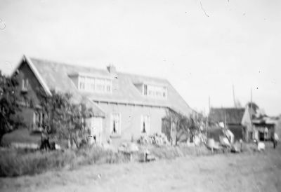 Achterkant woning C. van de Hulst.
Kees had 4 jongens en 2 meiden.
