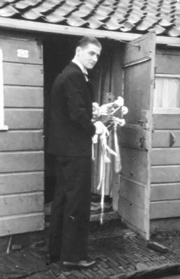 Jaap Terpstra 26 november 1947. Trouwdag met Annie van Vliet.
