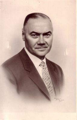 Otten, fabriek veevoeder en olie
Cornelis Otten (1906-1961), een der eigenaren/directeuren
Keywords: Geinbrug;Driemond;Otten,veevoeder;olie