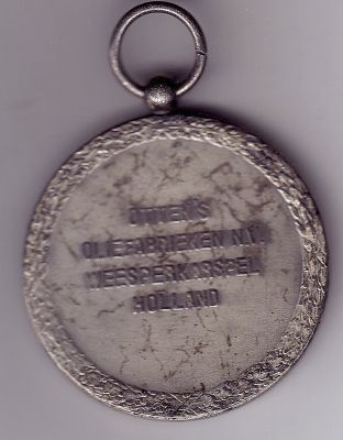 Otten, fabriek veevoeder en olie
Penning 'Otten's Oliefabrieken N.V. Weesperkarspel Holland'.
Keywords: Geinbrug;Driemond;Otten,veevoeder;olie