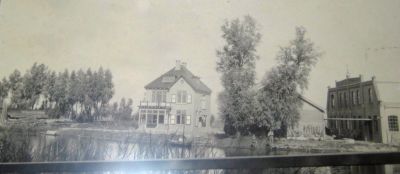 P. Sluis, fabriek pluimvee-, vee- en vogelvoeder 
De 'villa van Sluis'. Jacob Sluis liet de villa bouwen kort na de komst van Sluis naar Geinbrug. Foto rond 1930.
Keywords: Geinbrug;Driemond;Sluis,pluimvee;vee;vogel;voeder