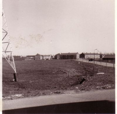 Zonnehof
De nieuwe wijk gezien vanaf de Lange Stammerdijk (bouw 1970) 
Keywords: Zonnehof;Driemond