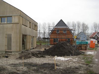 Maanhof/Droomzone
Een tweede huis aan de noordzijde in aanbouw
Keywords: Maanhof;Droomzone;Driemond;Geinbrug