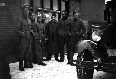 Kraantje Lek
Tijdens de mobilisatie - bij Kraantje Lek goed ontspannen.
Keywords: Geinbrug;Driemond;Zandpad;Café;Kraantje Lek;Venderbosch;mobilisatie