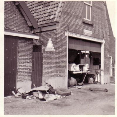 Niesing
Garage Niesing.
Keywords: Geinbrug;Driemond;Niesing;Lange Stammerdijk;garage;autoverkoop