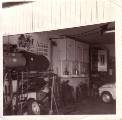 Niesing
Interieur van de garage.
Keywords: Geinbrug;Driemond;Niesing;Lange Stammerdijk;garage;autoverkoop