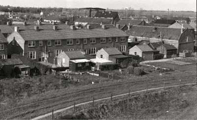 Burgemeester Mulstraat
Zelfde rij als foto GOK015, maar dan dichterbij.
Keywords: Geinbrug;Driemond;Burgemeester Mulstraat