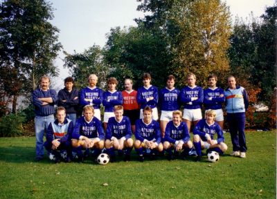 Voetbal Geinburgia
Het elftal in door Niesing gesponsorde tenues.
Keywords: Voetbal;Driemond;Geinburgia;sponsor;Niesing