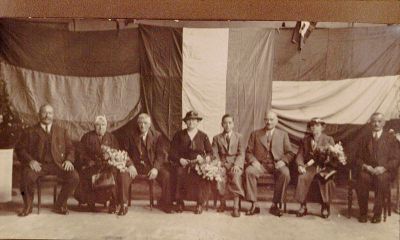 (N.V.) Centrale Ammoniakfabriek
Waarschijnlijk de directeur en andere leidinggevenden van het bedrijf.
Vermoedelijk zijn de dames de echtgenotes en is de jongeman in het midden een zoon van een van hen ...(?).
Keywords: Weesperkarspel;ammoniakfabriek