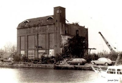 Meelfabriek De Gaasp
'Last man standing'.
Keywords: Weesperkarspel;meelfabriek;De Gaasp