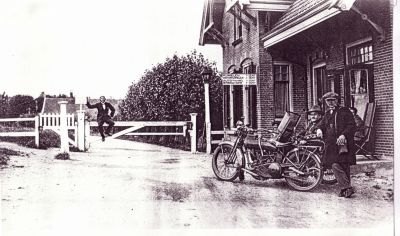 's-Gravelandseweg
Het Tol aan de 's-Gravelandseweg
Keywords: Weesperkarspel;s Gravelandseweg;Tol